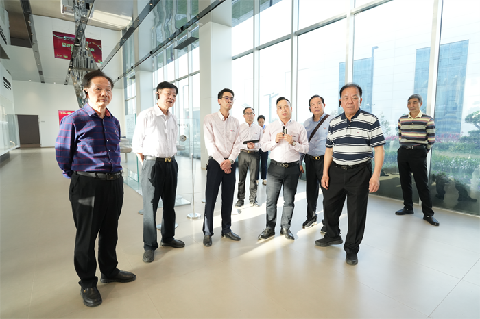 Una delegación de la Federación de Empresas y Emprendedores de Quanzhou visitó Quangong Machinery Co., Ltd.