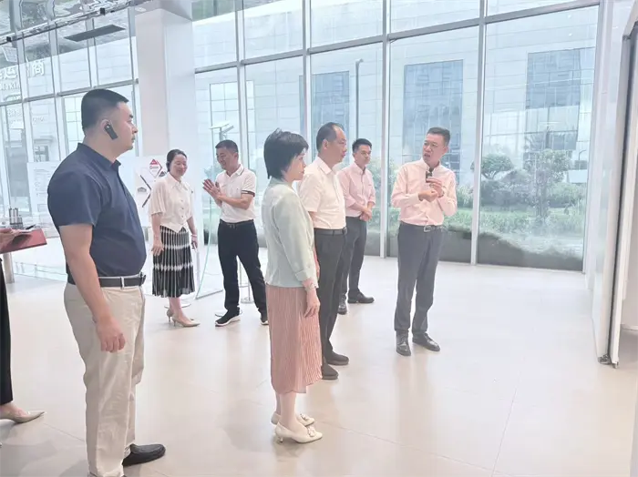 El vicealcalde de Quanzhou, Su Gengcong, visitó QGM y brindó orientación Elogios por los logros en innovación y fabricación inteligente