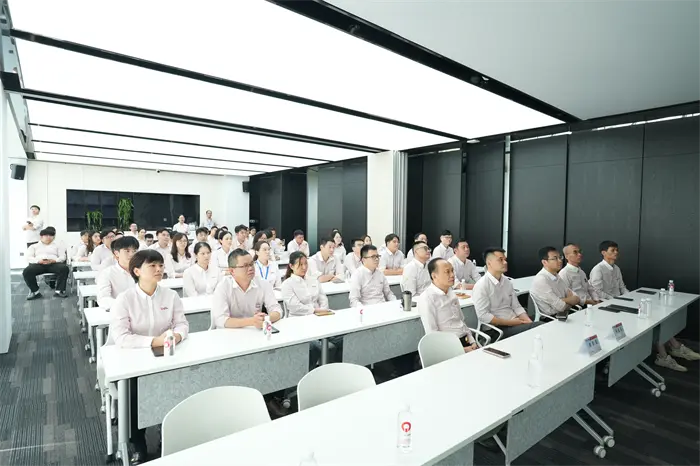 QGM: Ver juntos el desfile militar y reunir fuerzas para avanzar