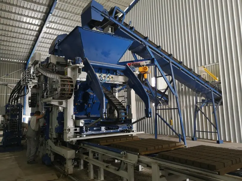 Soporte completo del ciclo de vida de la máquina de bloques: cómo QGM ayuda a los fabricantes a maximizar el rendimiento de la producción